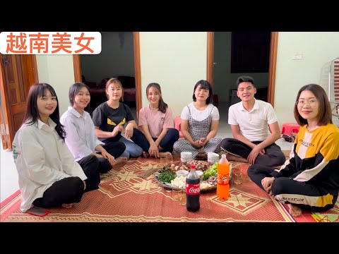 越南小麗，阿梅，小鬧都來跟阿俊的團隊一起吃個飯，難得大家都在一起。