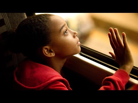 8歲小女孩，替父報仇，火拼大毒梟，最後還用上了狗狗！