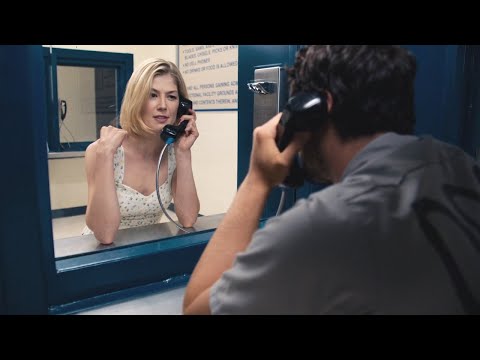 美女護士被壞人侵犯後,卻每天穿的性感妖嬈,去牢房探視罪犯,結局太舒適!