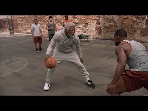 【宇哥】小伙被大爷嘲笑提出单挑，却不知大爷是NBA球星伪装的，乐子大了《德鲁大叔》【宇哥讲电影】