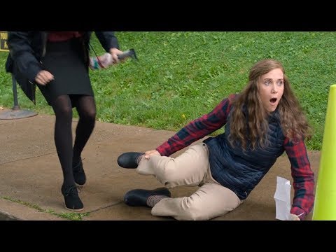 【船長】鄰居一天到晚在哭，擅自砍人家莓莓的根，引發土石流沖進家裡《囧媽的極地任務 Where'd You Go, Bernadette》