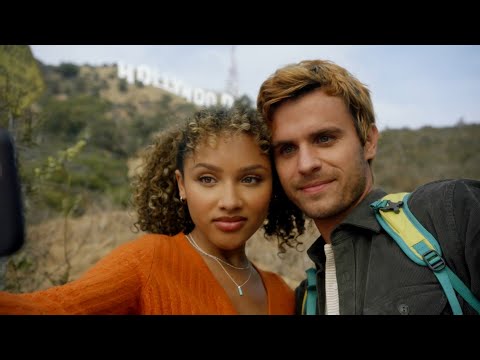 小情侣在山下拍照留念，没想到10秒钟后，大山竟然塌了！真事改编《紧急呼救911第4季：02》【宇哥讲电影】