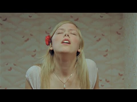 女孩禁不住渴望，總是偷偷做羞羞的事探索身體！誘人啊！《艾瑪好色》