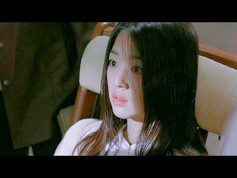 漂亮的妹子下身动不了，被渣男摁在床上为所欲为，妹子只能忍着！《诡公寓》