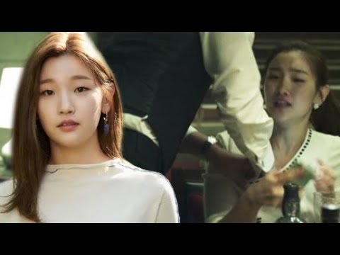 【分分妹】色小哥将手伸入女明星衣服内揉捏两只小白兔,一群人好奇围观不做声