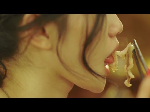 周冬雨只用了一张沙发，从林志玲手里抢过金城武！