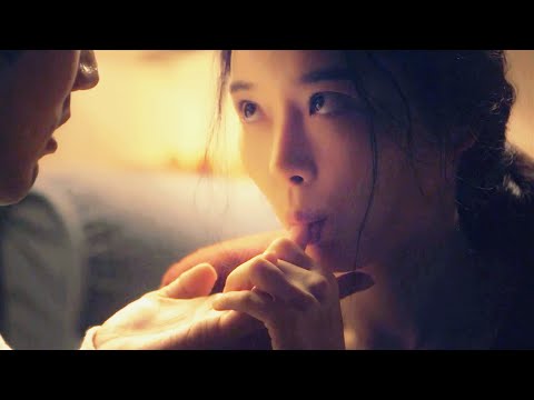 漂亮妹子把小伙的手指塞到嘴里吸，小伙血脉喷张，受不了了！韩国电影《陷阱》