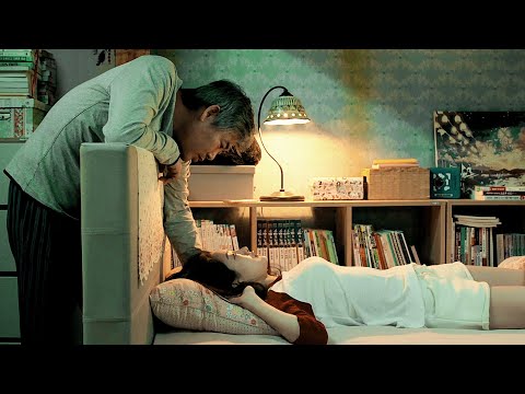 爸爸半夜进入女儿房间，拉开身上的被子：女人现在长大了哦！韩国电影《变身》