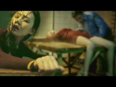 年关将至,美女老板被保安老涩批给制服想要玩小火车入山洞的小游戏