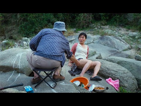 村里来了一个日本老头，全村的妇女都遭殃了！深度解读韩国恐怖电影《哭声》